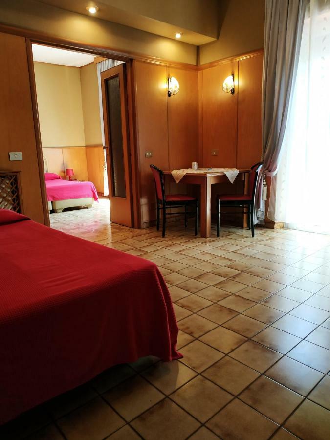 Residence Hotel Valery Monterotondo  Bagian luar foto